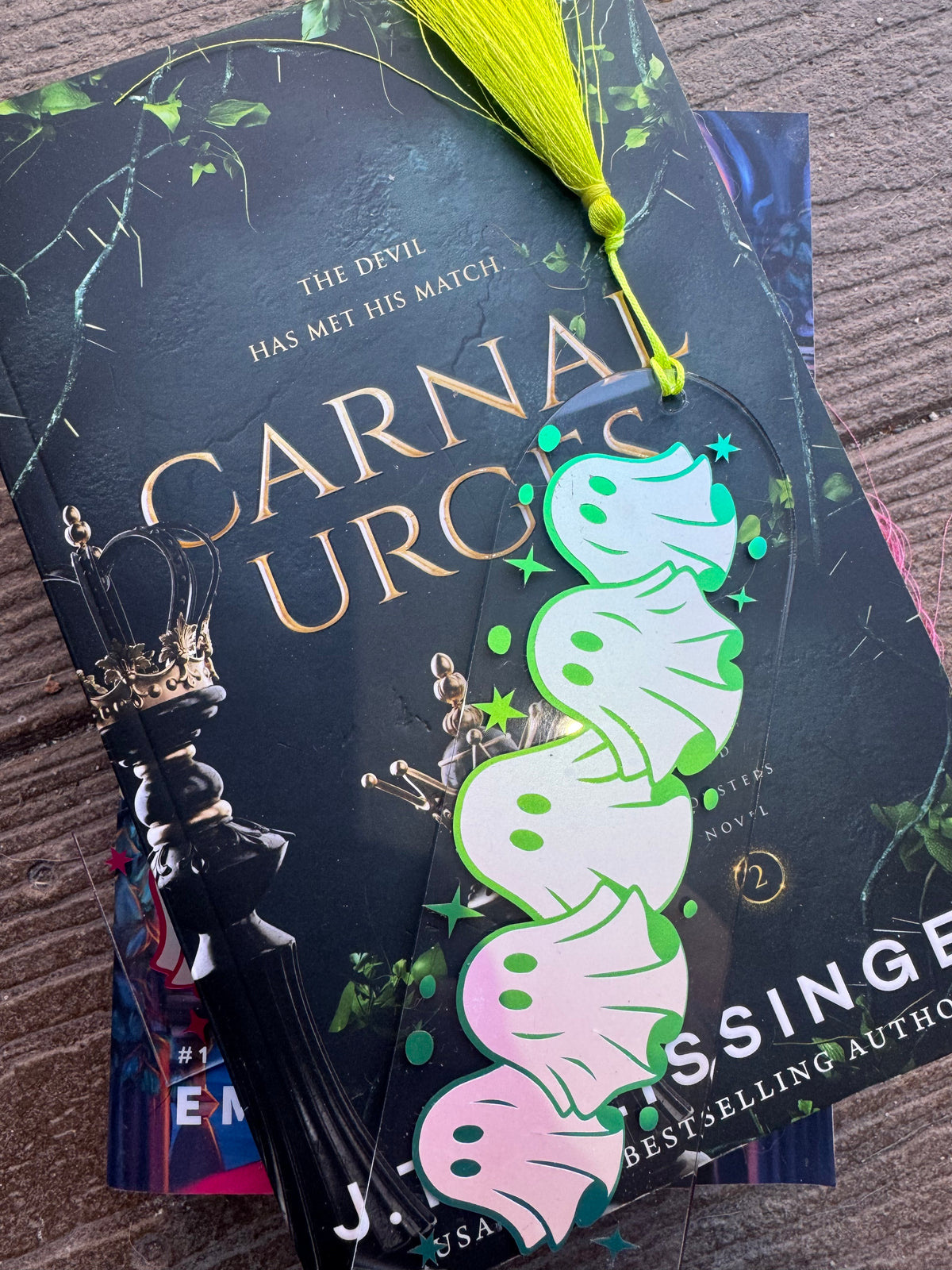 Holographic Ghost Bookmark